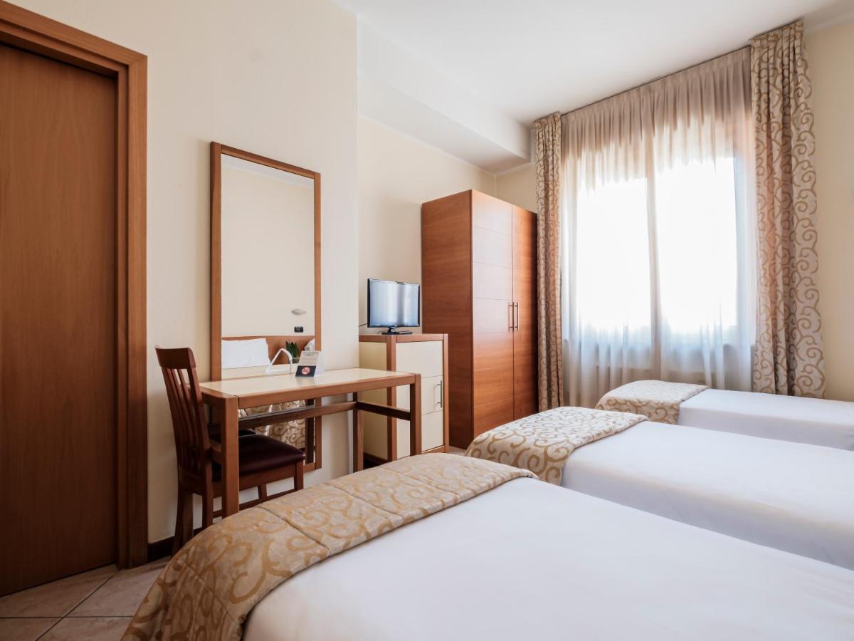 Hotel Lory Forli Luaran gambar