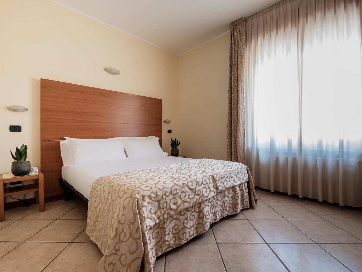 Hotel Lory Forli Luaran gambar