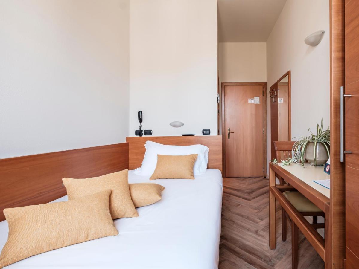 Hotel Lory Forli Luaran gambar